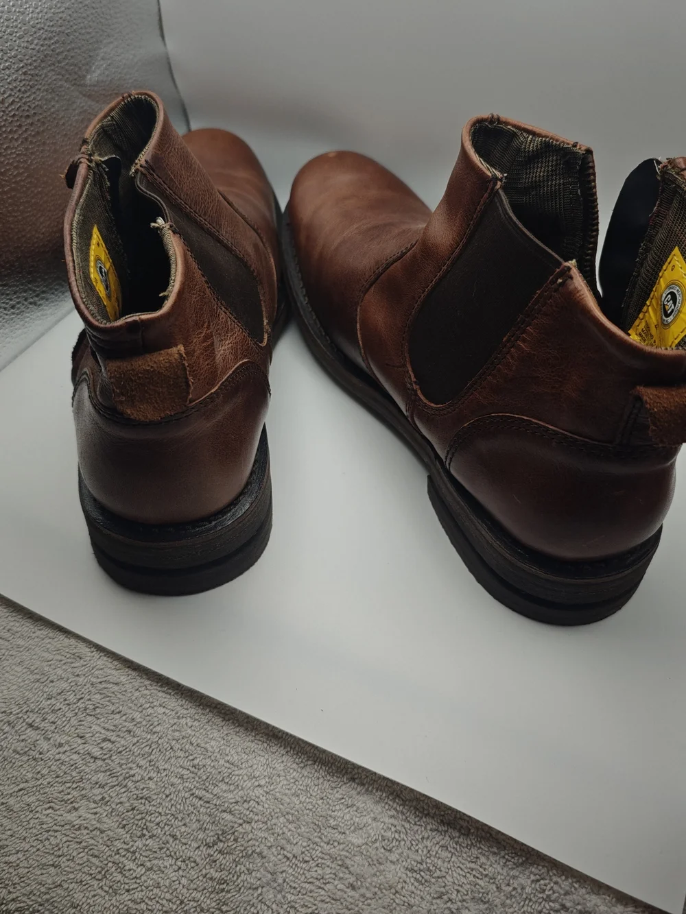 Caterpillar Men Size 11  Brown Leather Chukka Boots Vintage Rare